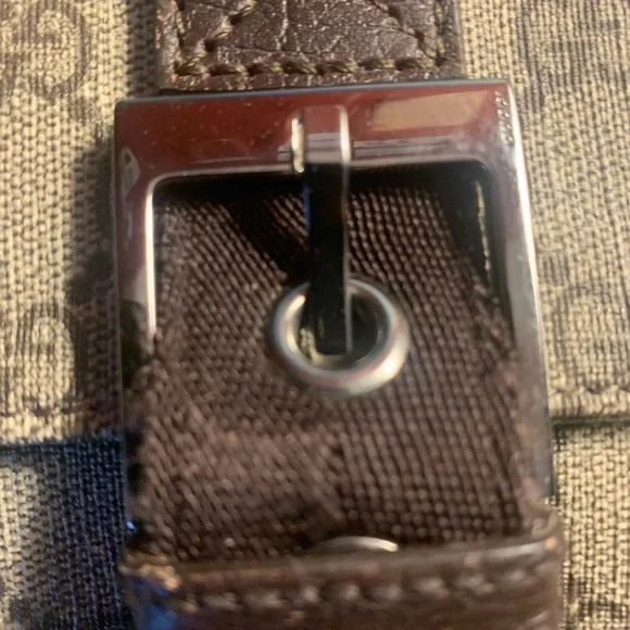 Gucci GG Canvas Messenger bag with COA - Picture 7 of 16